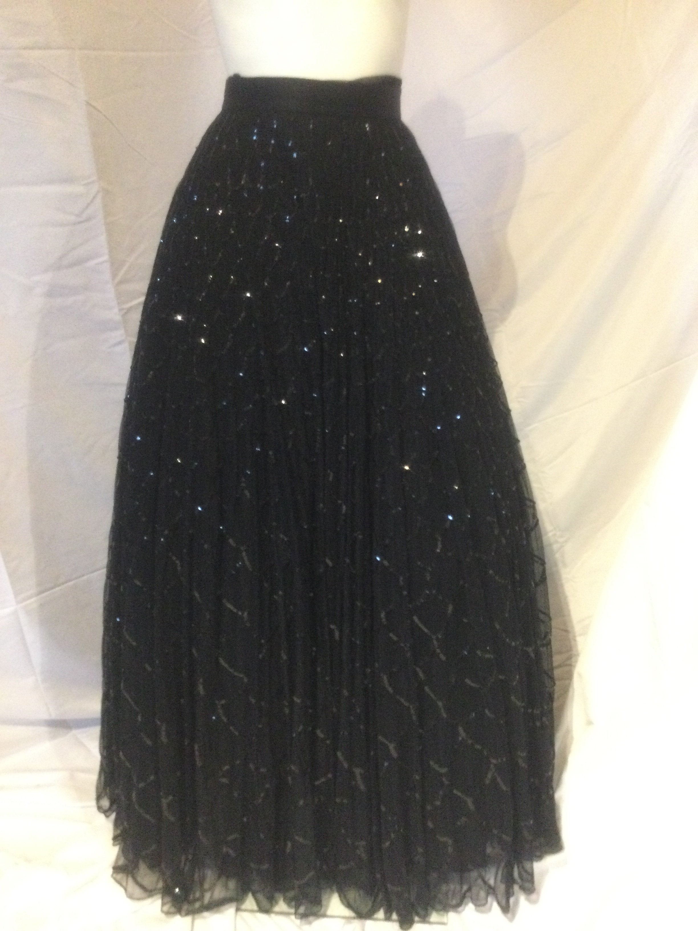  Vintage 1990s Richard Tyler Gorgeous Black  Tulle  with sequinns full  long skirt 