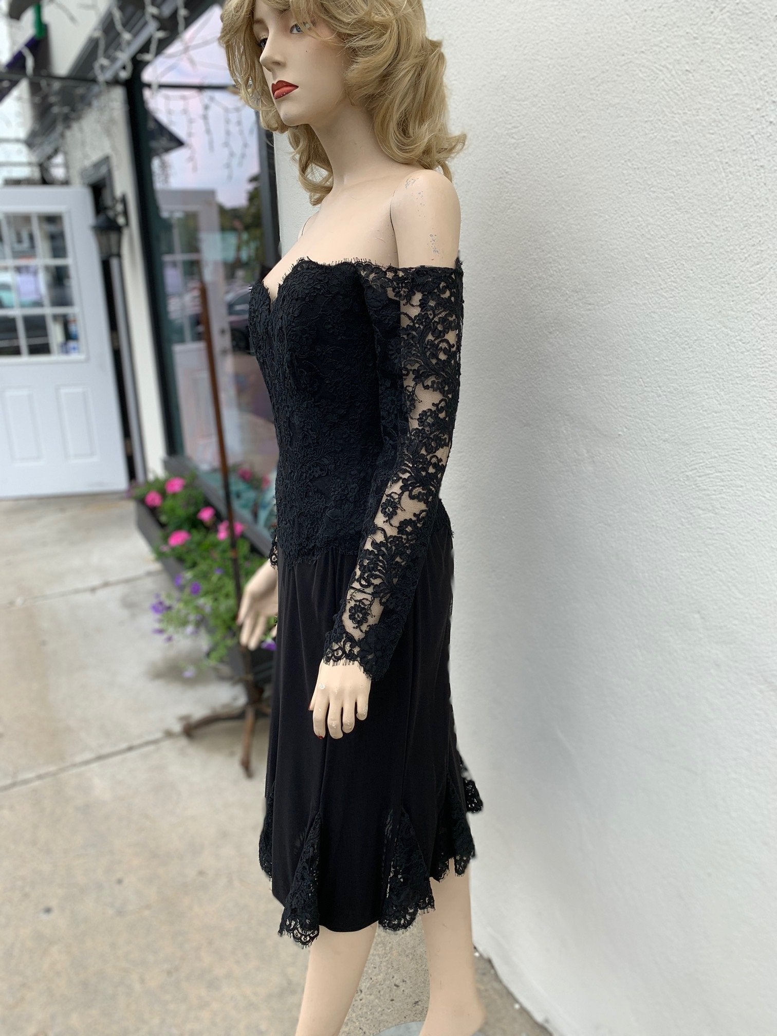 Vicky Tiel  Mesh and Lace Black Couture Dress 4/5