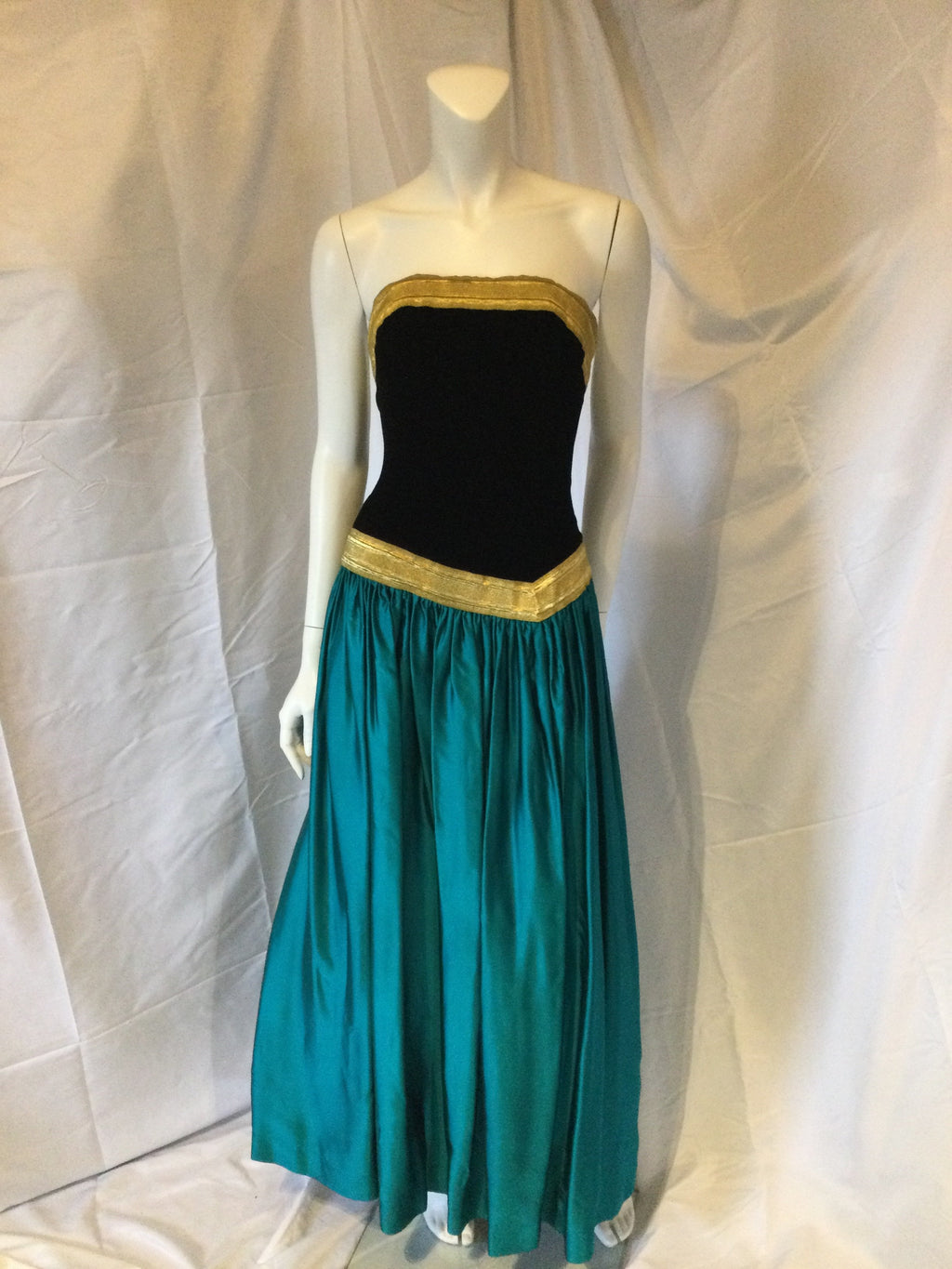 1980s black velvet bodice with green skiet and gold trim