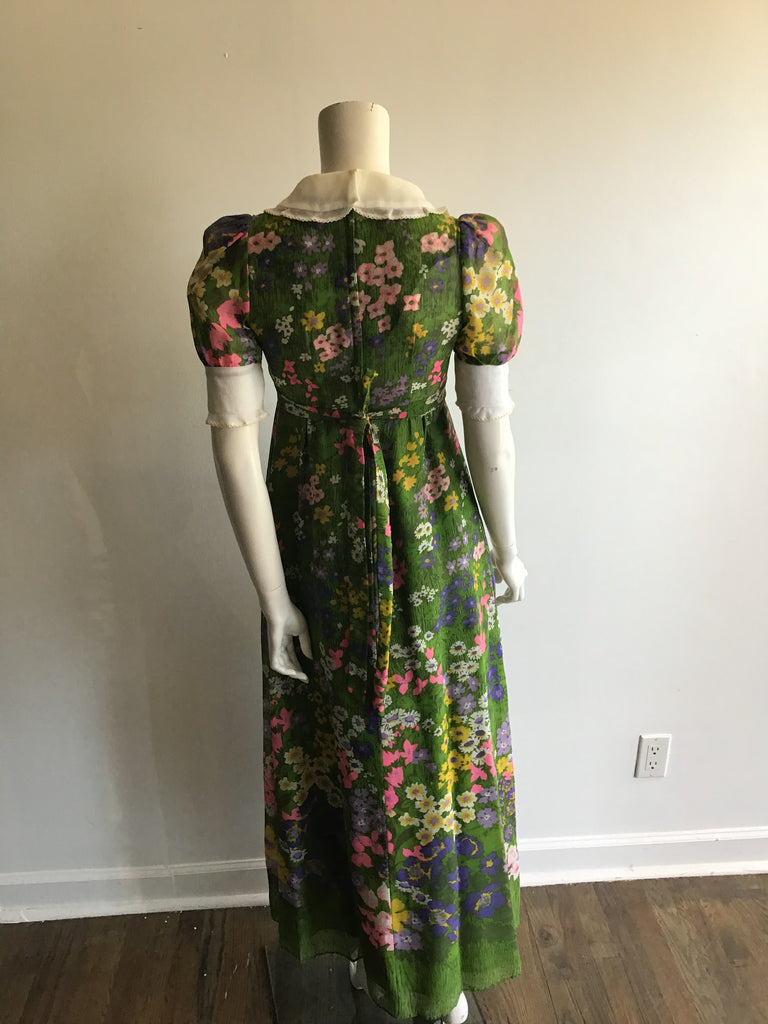 1970s Green Floral Dress with White Yoke Collar