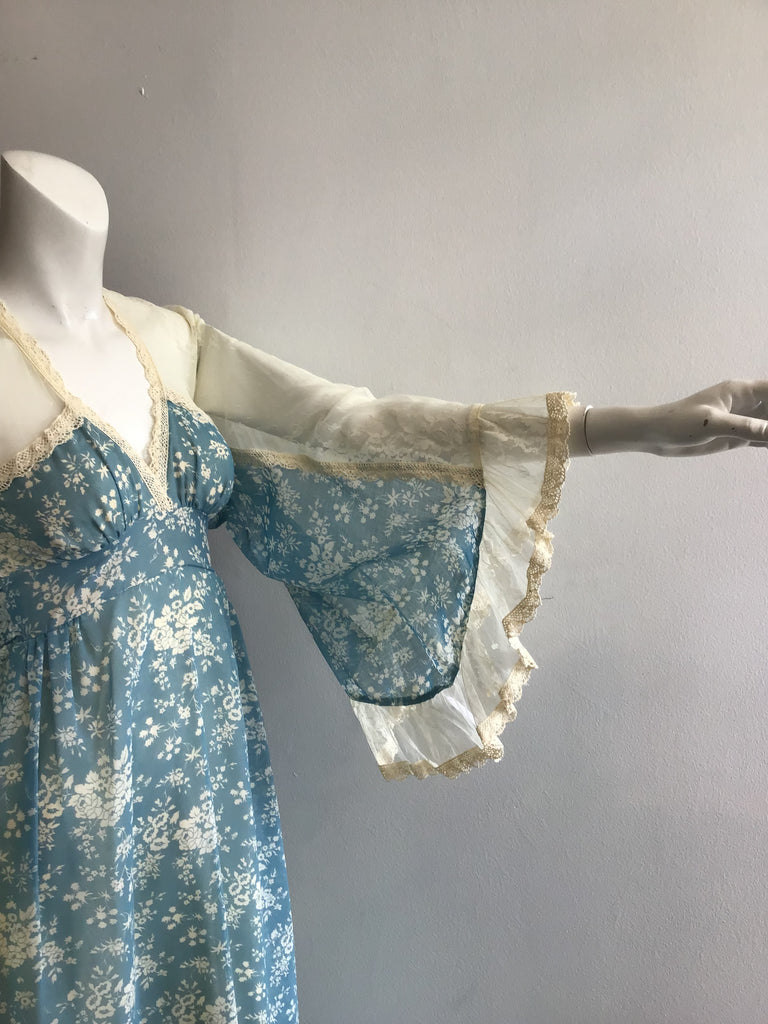 Late 1960s Gunne Sax by Jessica Wedgewwod Blue with White Roses with Angel Wings Sleeves