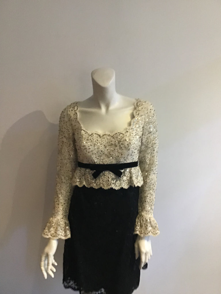 1960's Victoria Royal  White and BlackCotton Chantilly  Lace Cocktail Dress size 5/6