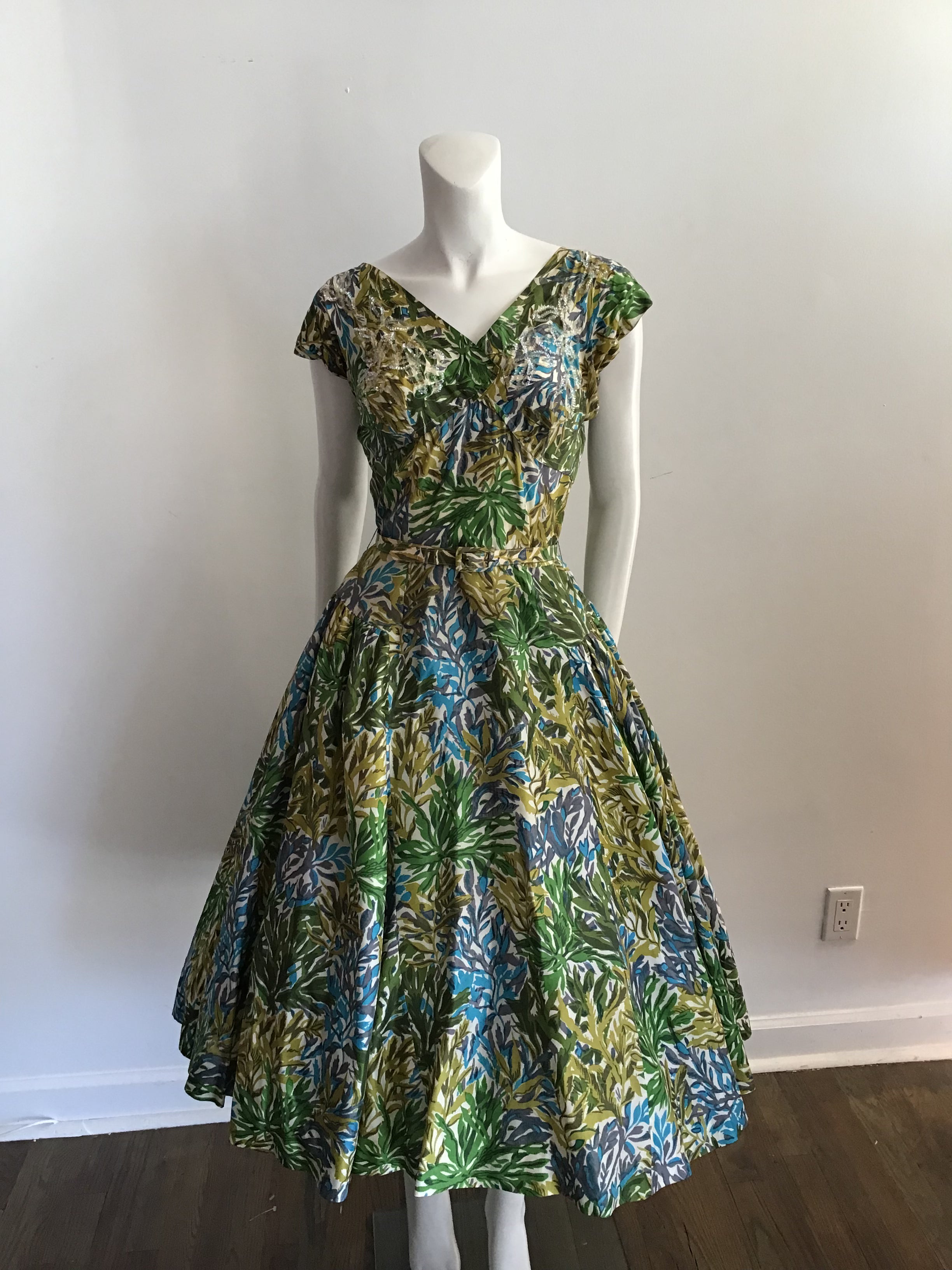 1950's Henry Morgan Printed Green/Blue Silk Cocktail dress Size -6 Sophia's Gallery 1950's Henry Morgan Printed Green/Blue Silk Cocktail dress Size -6 Sophia's Gallery