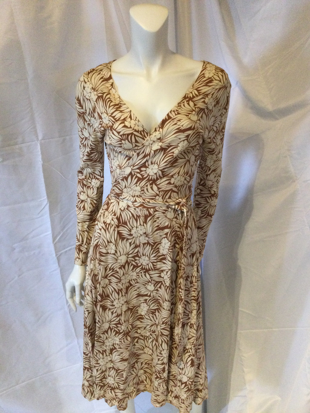 Diane Von Furstenberg 1970's Brown and Cream Cotton and Rayon Wrap Dress size 12