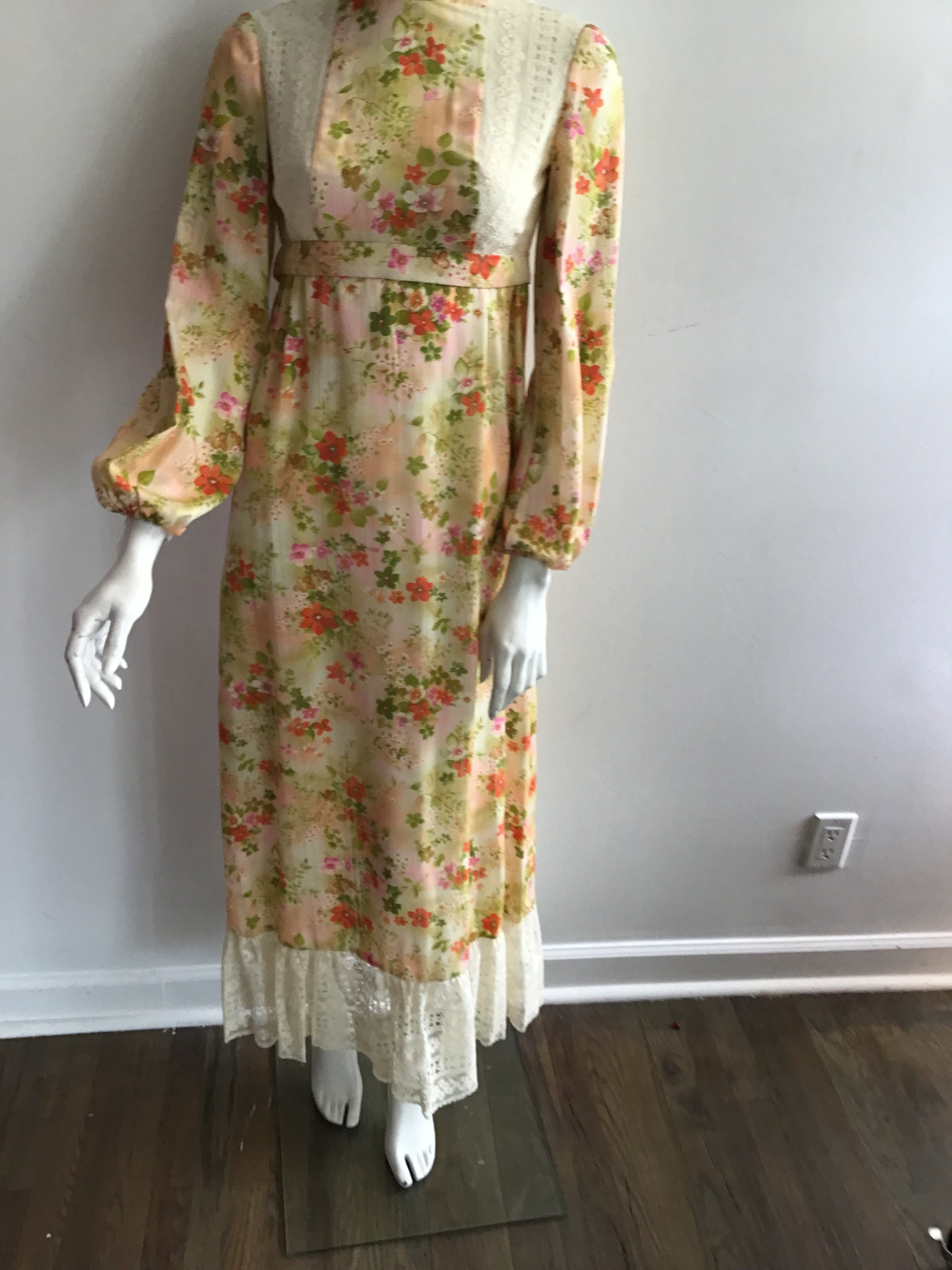 1970's Orange Floral Polyester Maxi Dress with lace size 0-2