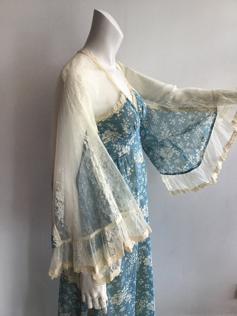 Late 1960s Gunne Sax by Jessica Wedgewwod Blue with White Roses with Angel Wings Sleeves