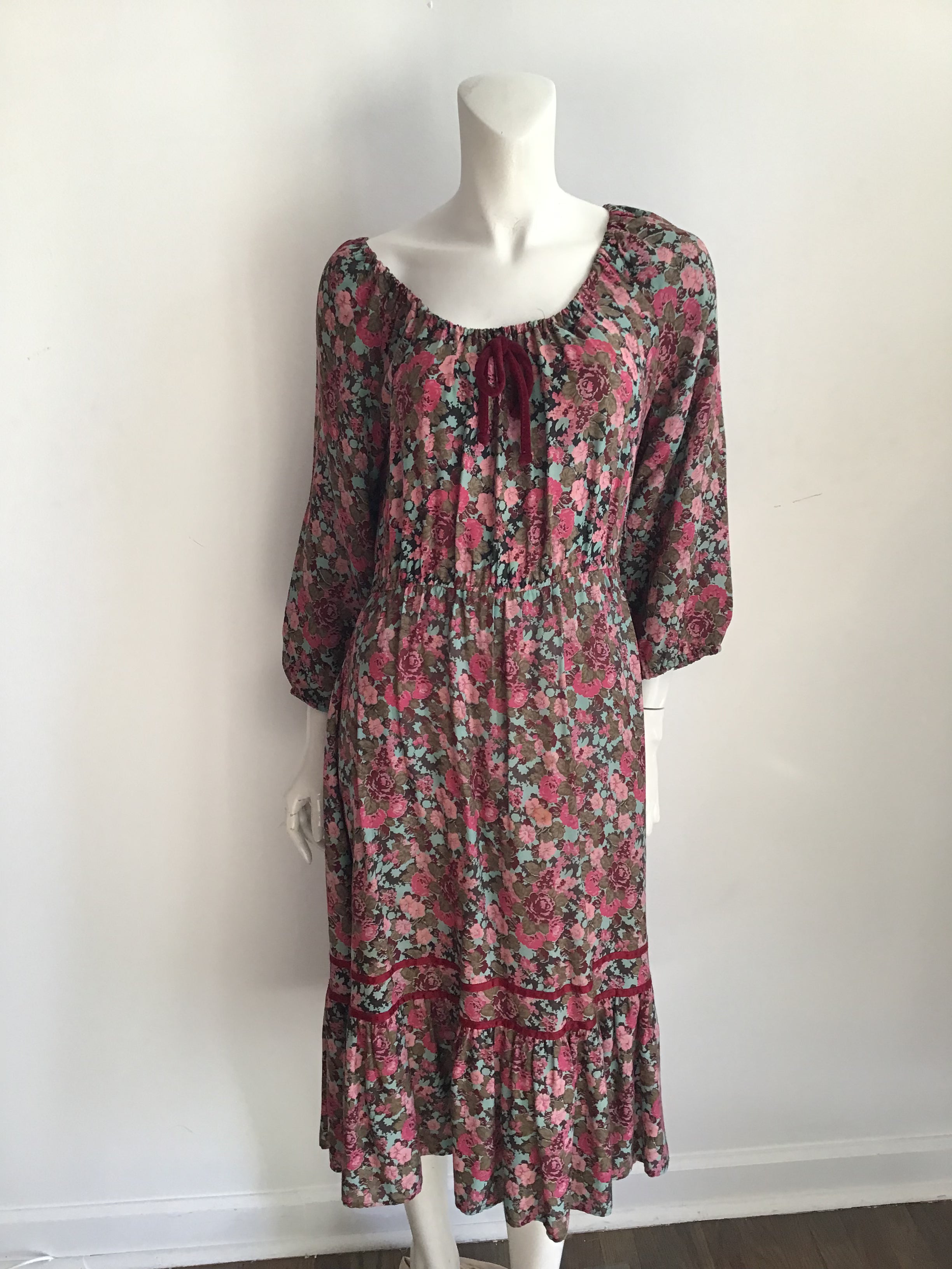 1970s Ragtime Floral Printed Dress with Vest