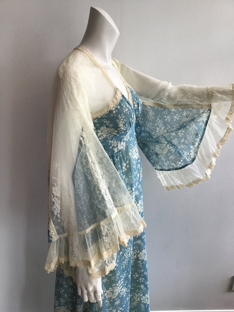 Late 1960s Gunne Sax by Jessica Wedgewwod Blue with White Roses with Angel Wings Sleeves