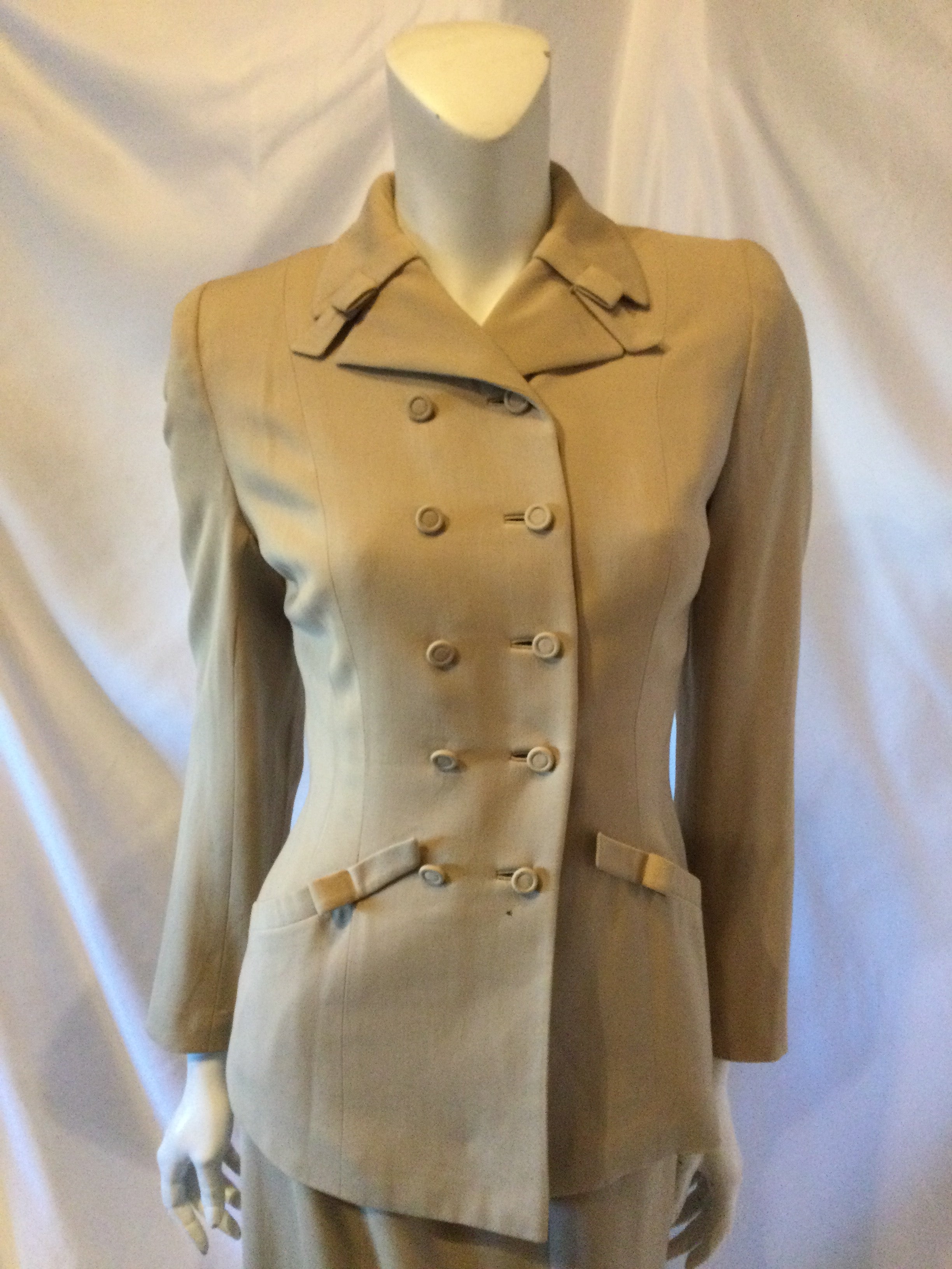 Vintage 1940s Tan Post War Forstman Wool Suit/blouse size 5