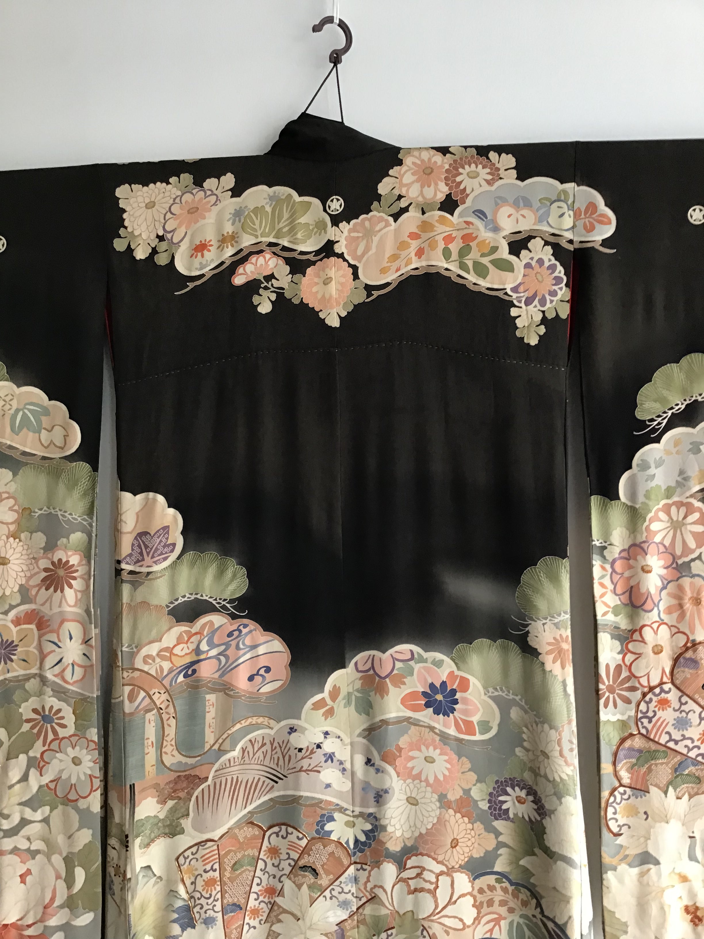 1930's Black Japanese Silk Crepe Kimono with  Flower Motif