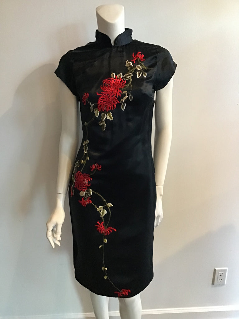 Vintage 1950s Black Satin with red embroidered flowers Chinese dress