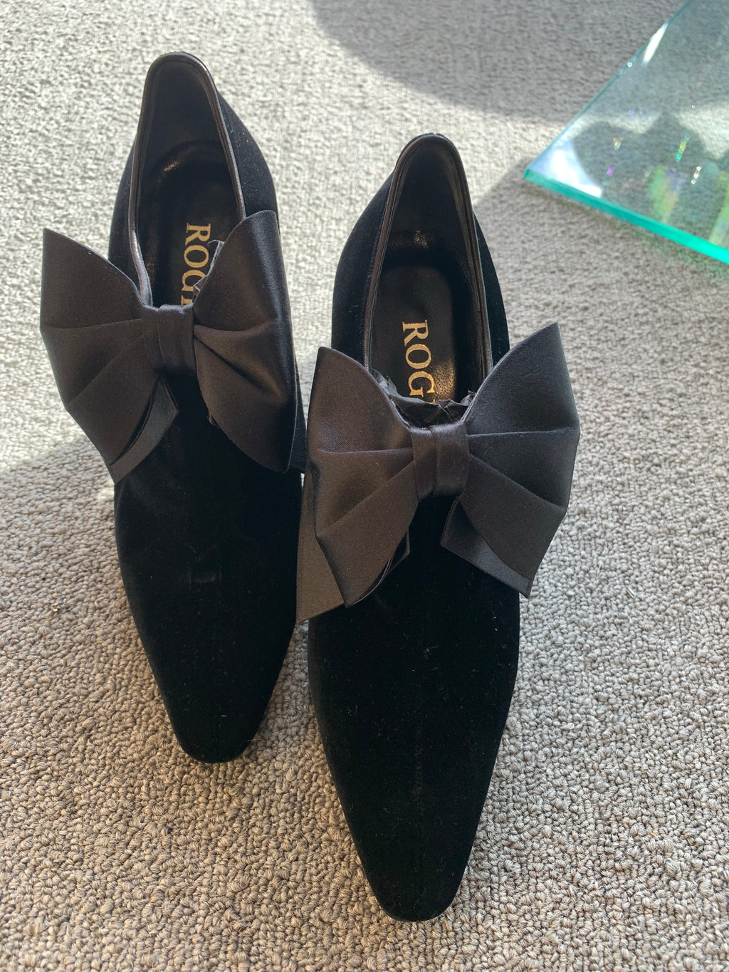 Roger Vivier Black Velvet shoe with bow 37 1/2