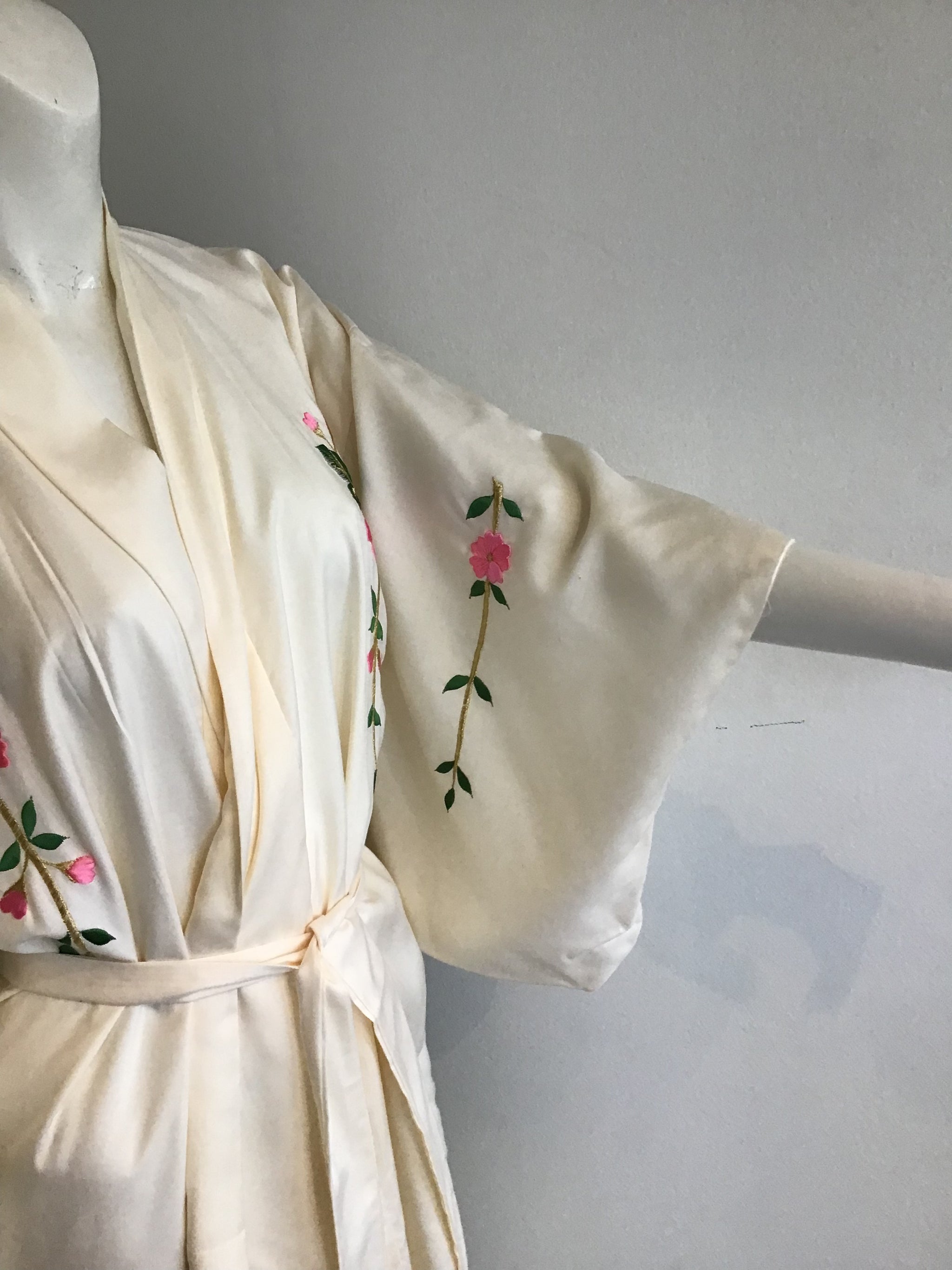 2000 Cream Silk Kimono Style Robe with Pink Embroidered Flowers Sophia s Gallery