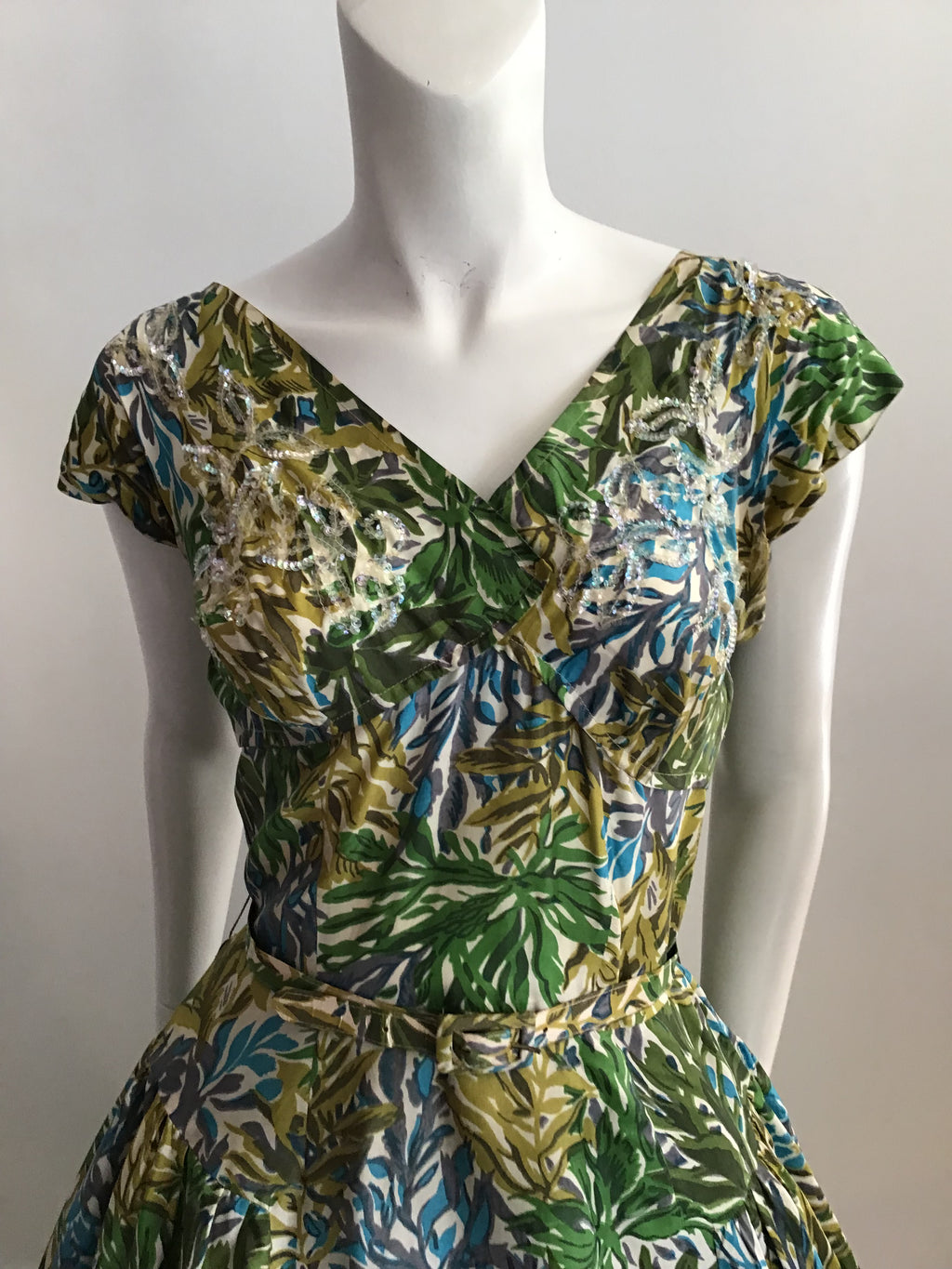 1950s Henry Morgan Printed Green/Blue Silk Cocktail dress Size -6 1950s Henry Morgan Printed Green/Blue Silk Cocktail dress Size -6