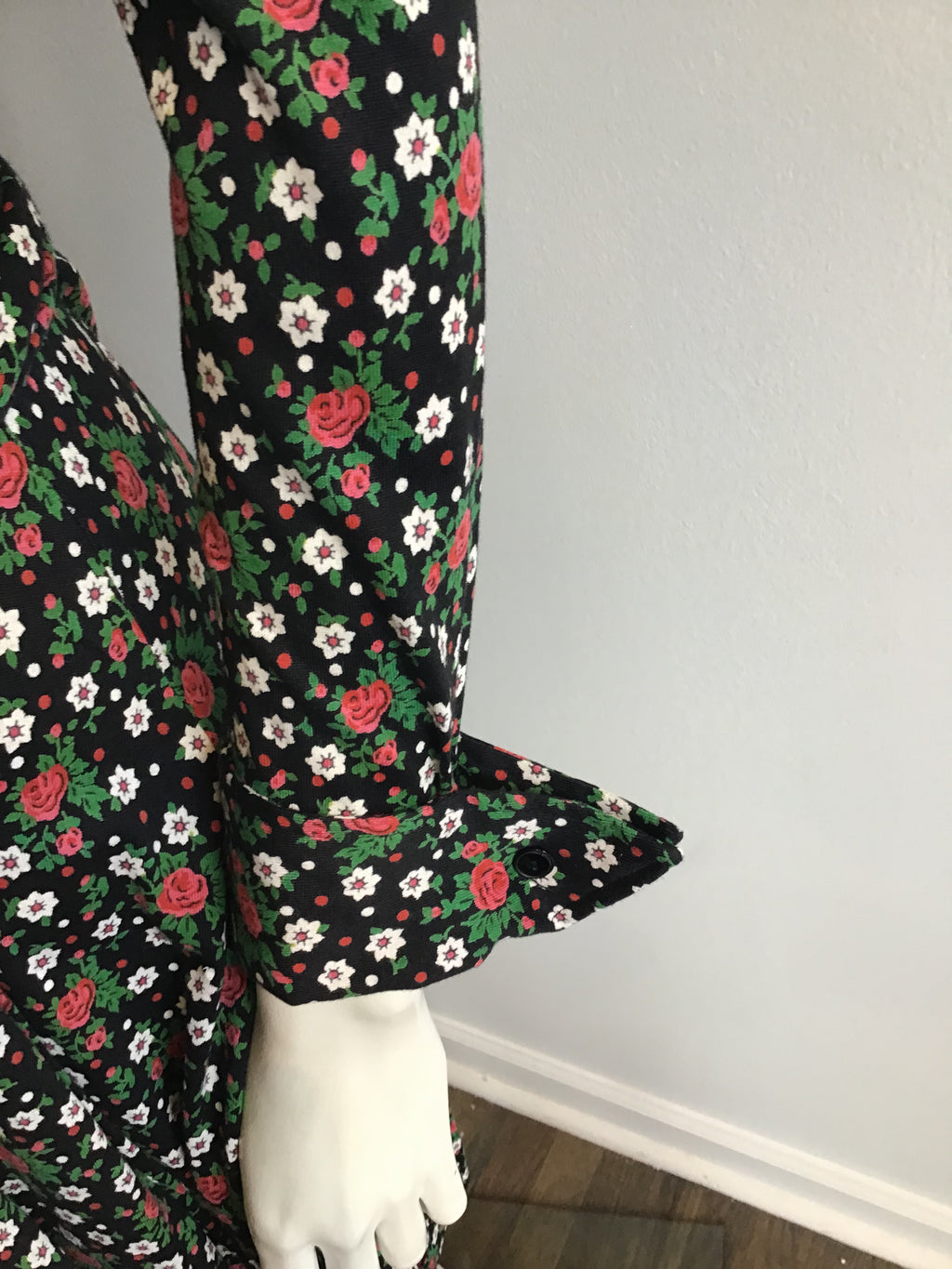 1970s Diane Von Fürstenberg Cotton and Rayon short floral Wrap Dress size 6