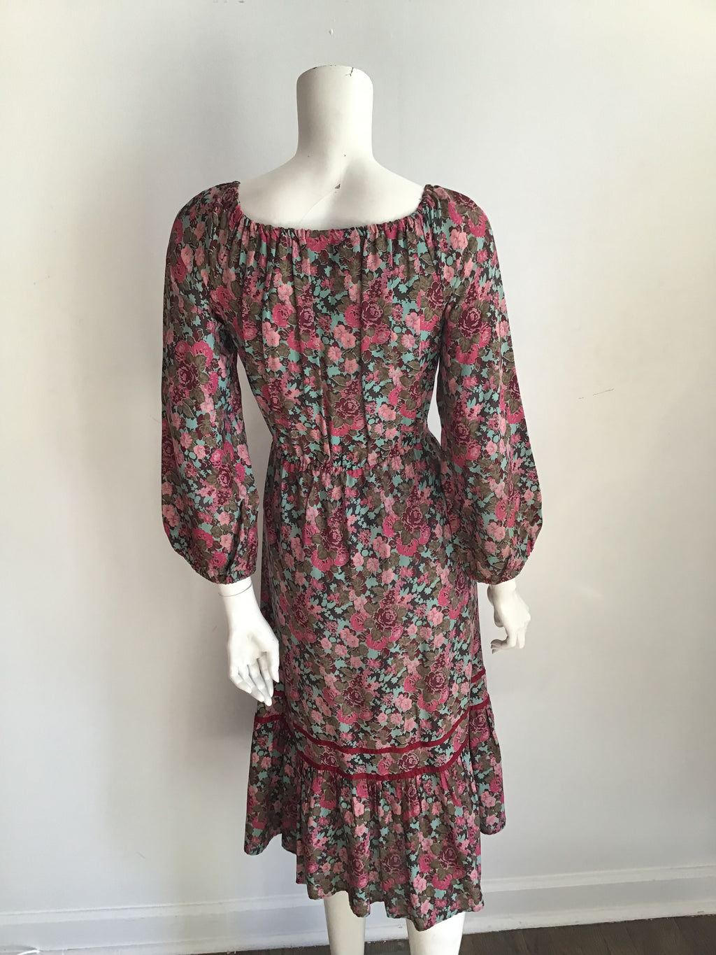 1970s Ragtime Floral Printed Dress with Vest