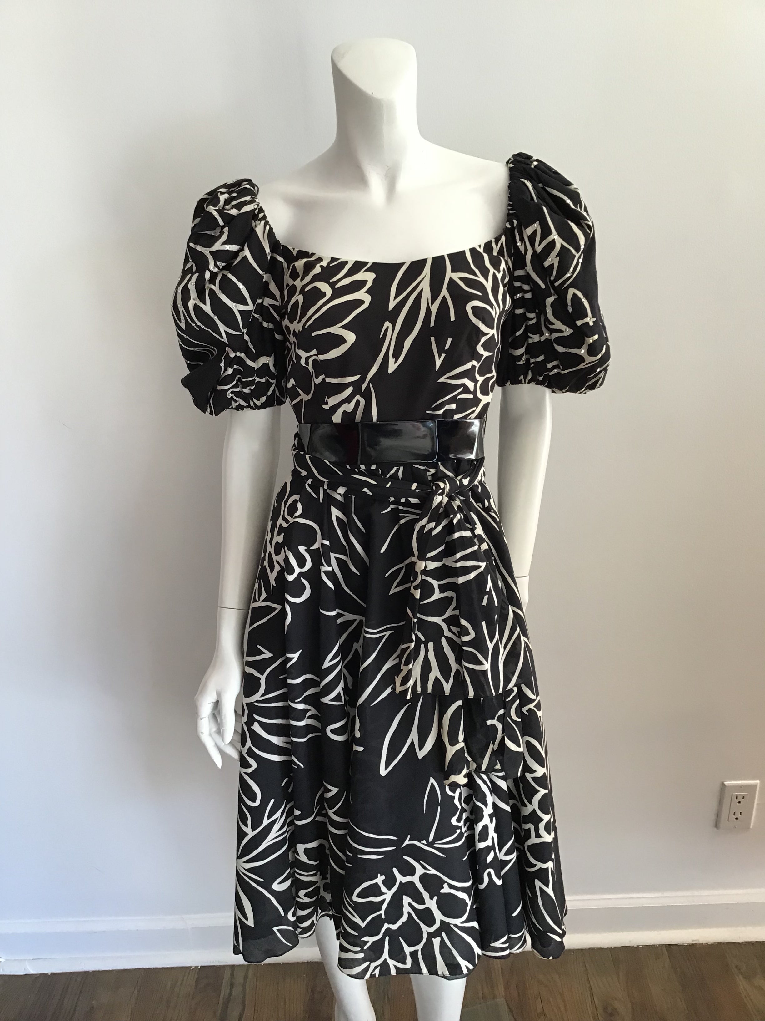 1980s Mollie Parnis Black and white cocktail dress