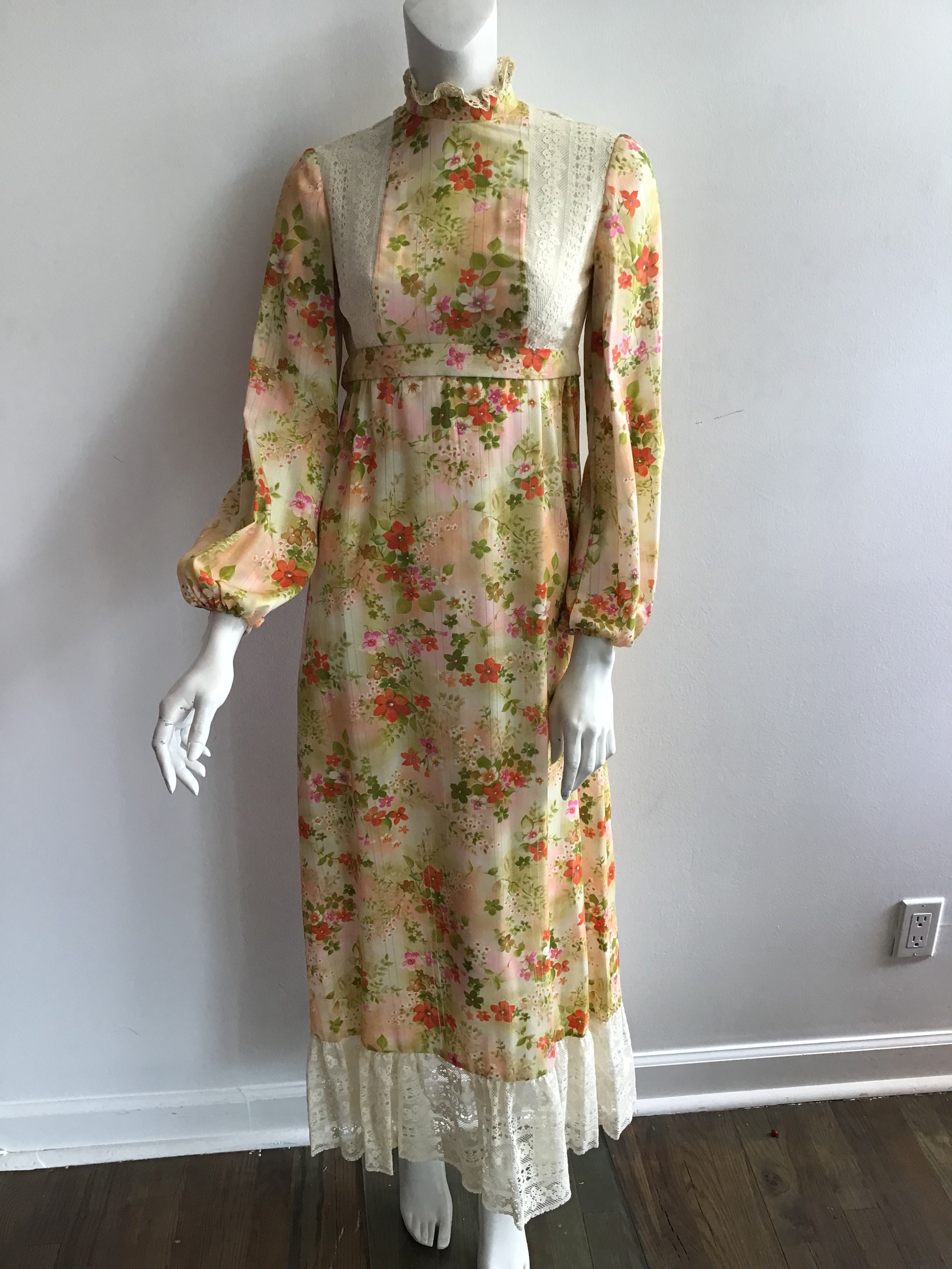 1970's Orange Floral Polyester Maxi Dress with lace size 0-2
