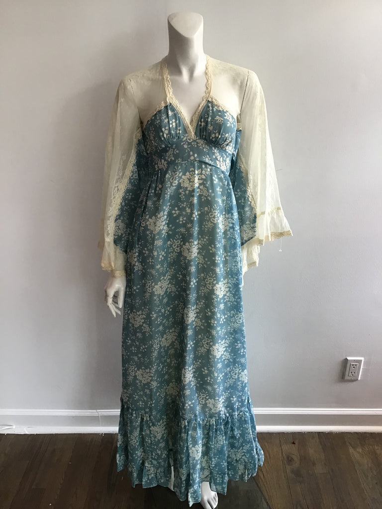 Late 1960s Gunne Sax by Jessica Wedgewwod Blue with White Roses with Angel Wings Sleeves