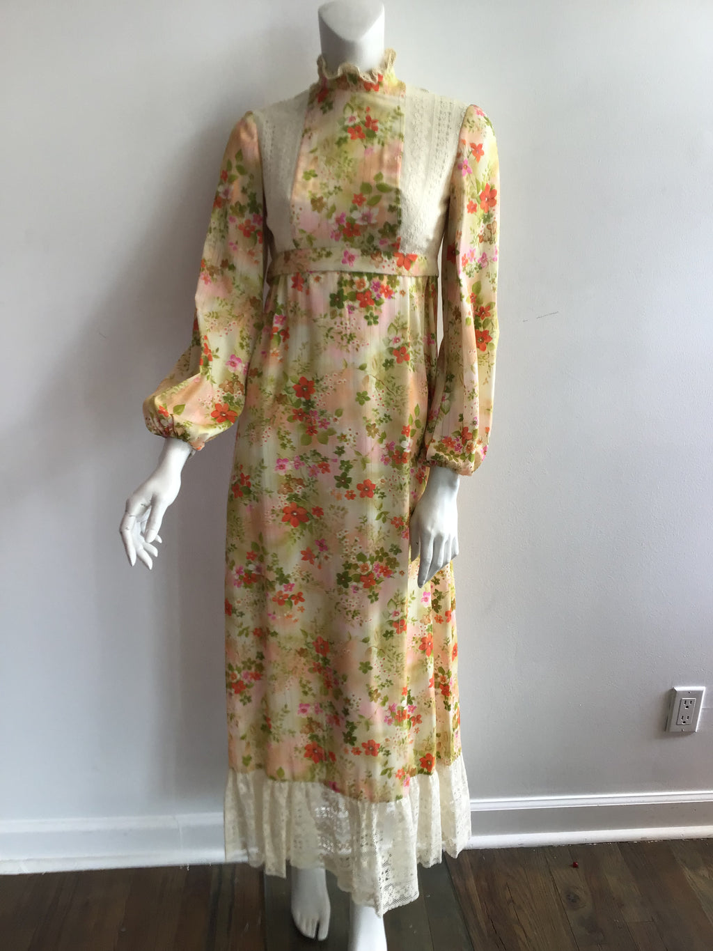1970's Orange Floral Polyester Maxi Dress with lace size 0-2