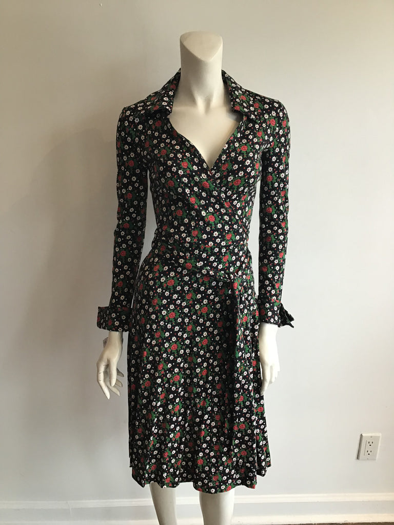 1970s Diane Von Fürstenberg Cotton and Rayon short floral Wrap Dress size 6