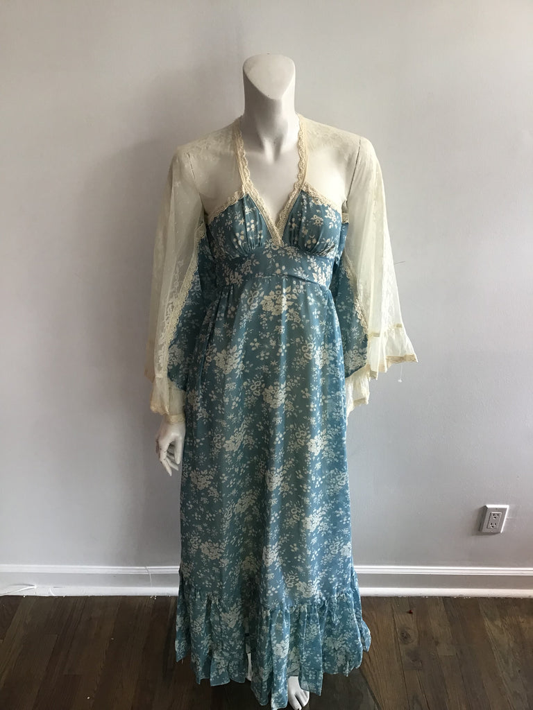Late 1960s Gunne Sax by Jessica Wedgewwod Blue with White Roses with Angel Wings Sleeves