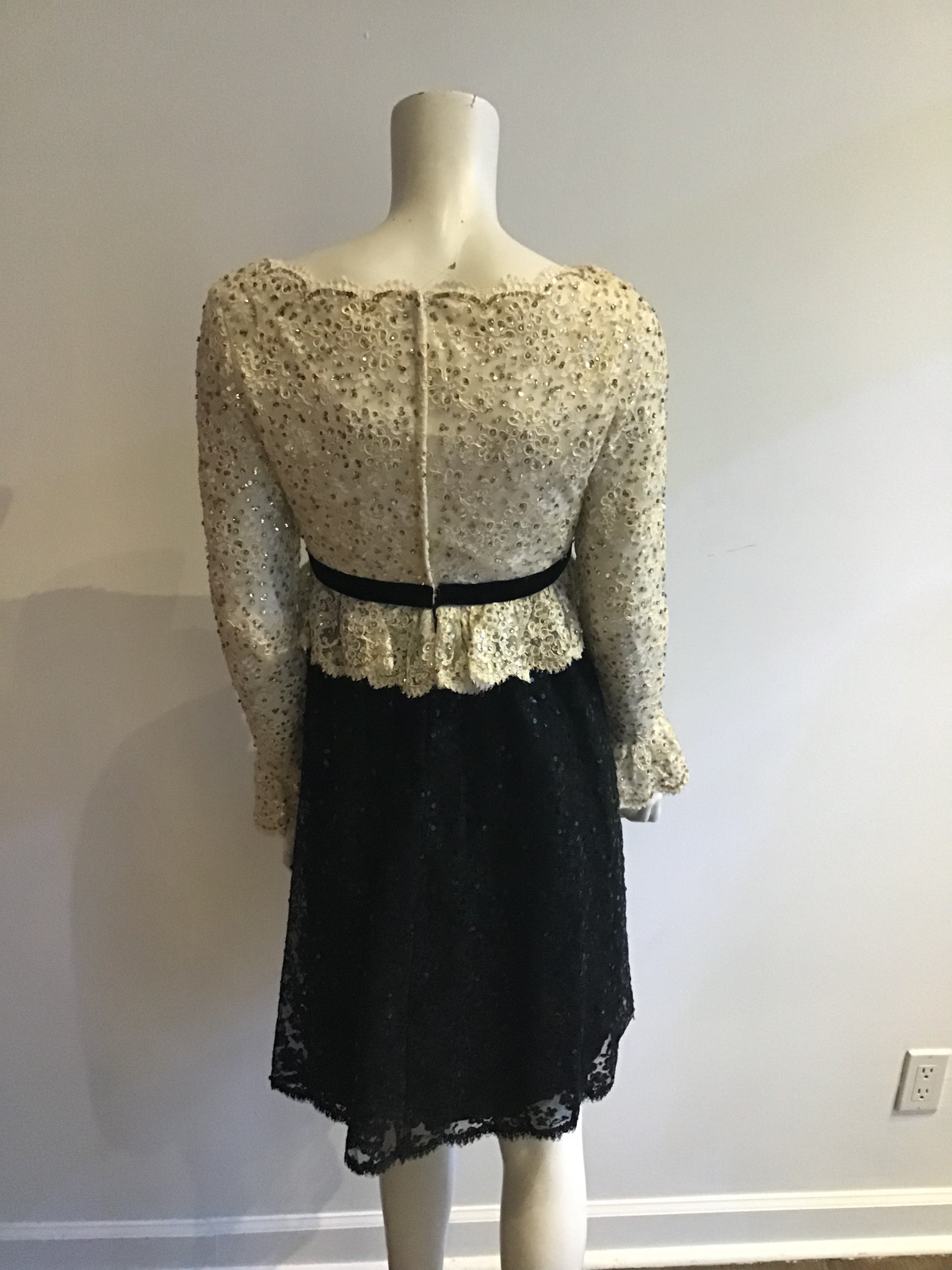 1960's Victoria Royal  White and BlackCotton Chantilly  Lace Cocktail Dress size 5/6
