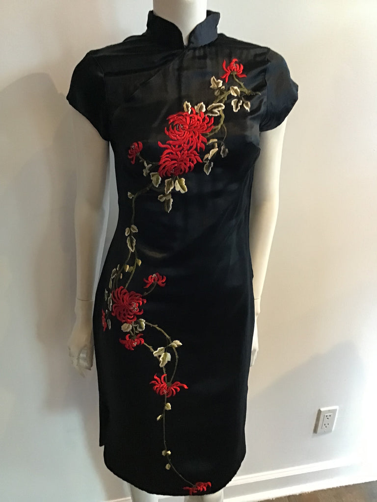 Vinatge 1950s Black satin with red embroider3ed flowers Chinese Dress