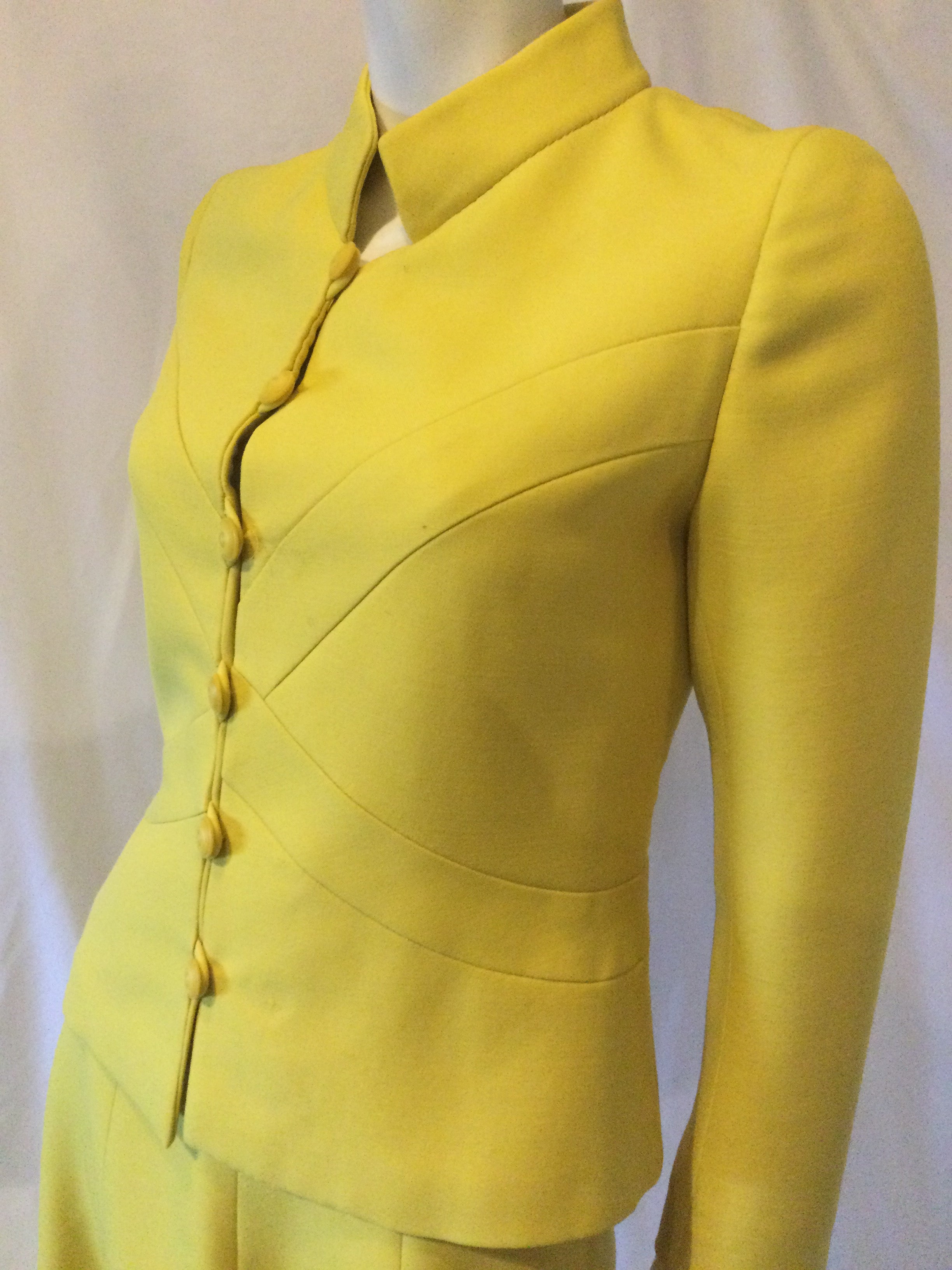 1960s Yellow silk gaberdine suit size 4