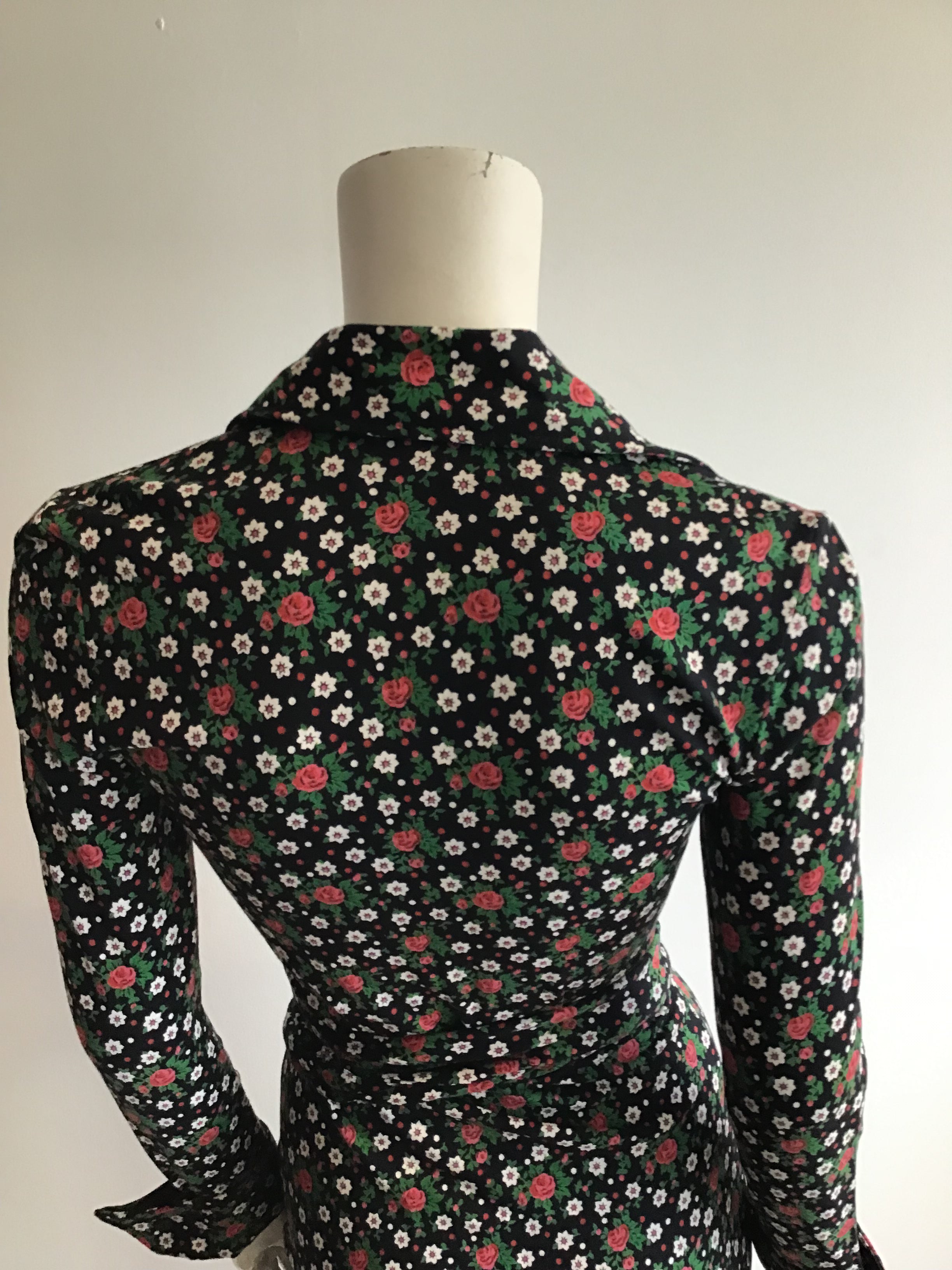 1970s Diane Von Fürstenberg Cotton and Rayon short floral Wrap Dress size 6