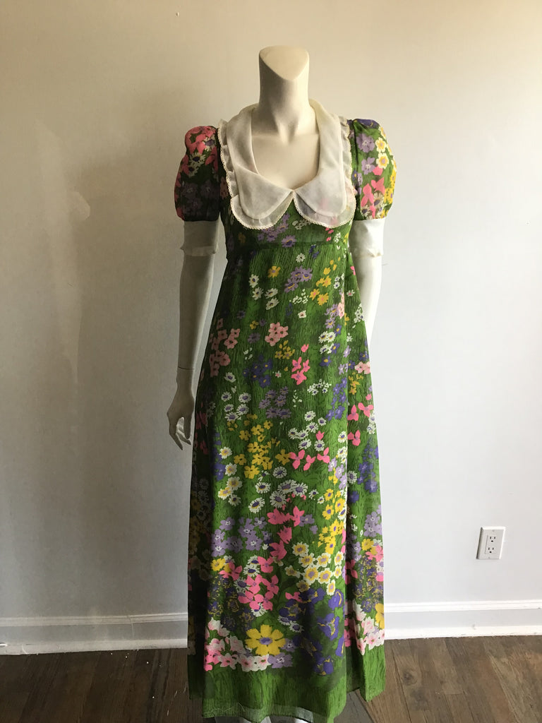 1970s Green Floral Dress with White Yoke Collar