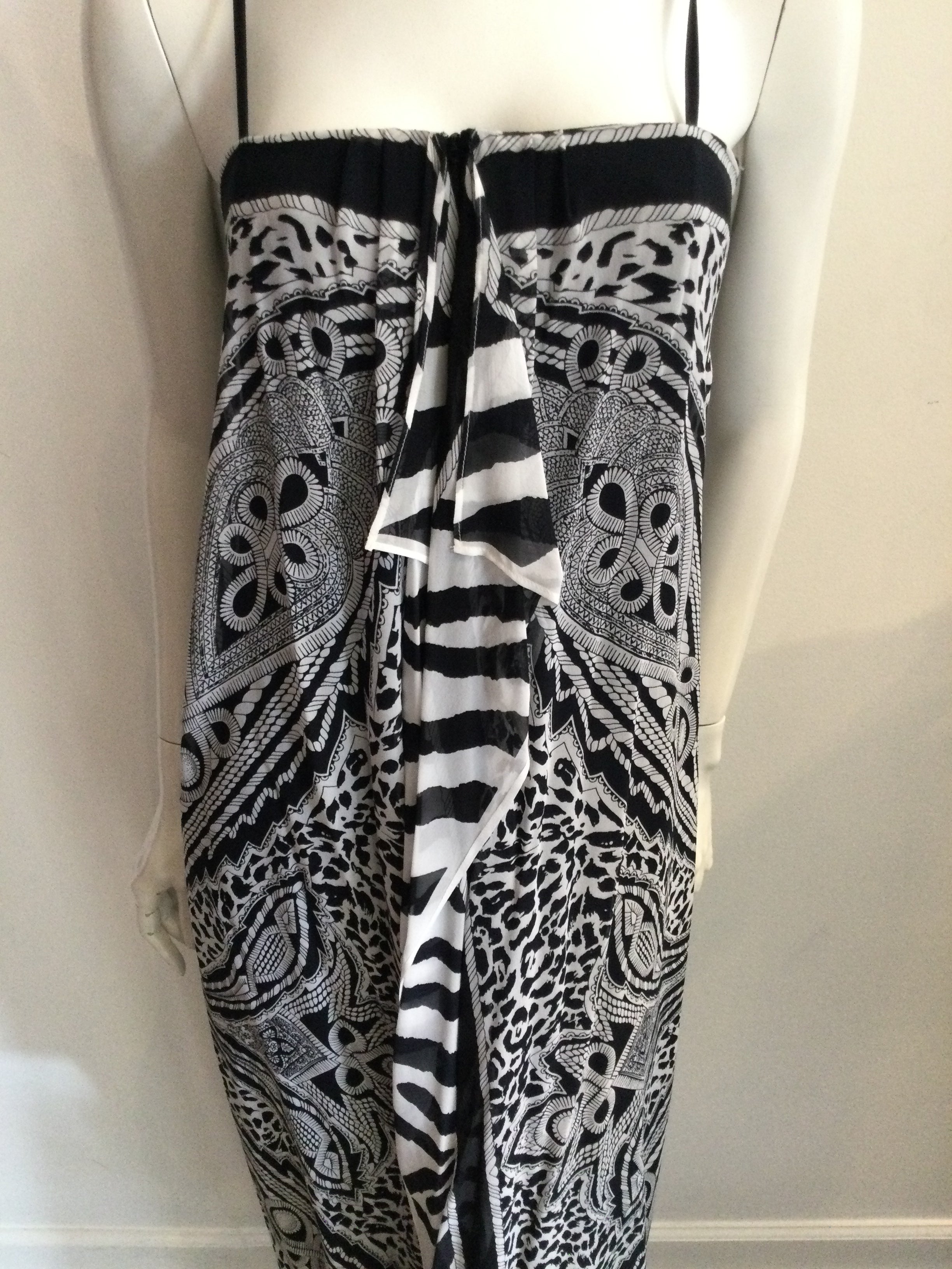 1980's Louis Féraud Black and White Silk Chiffon Paisley print long dress with Shawl-size 8